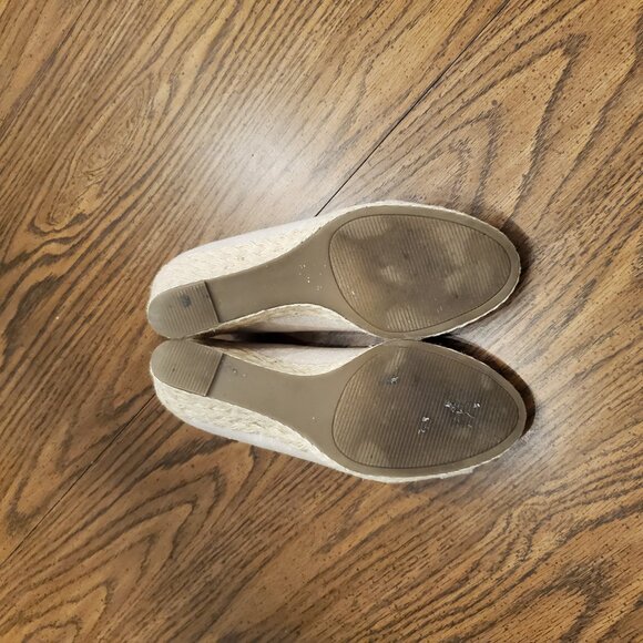 Coach and Four espadrille shoes- Sz 8 - Picture 5 of 6